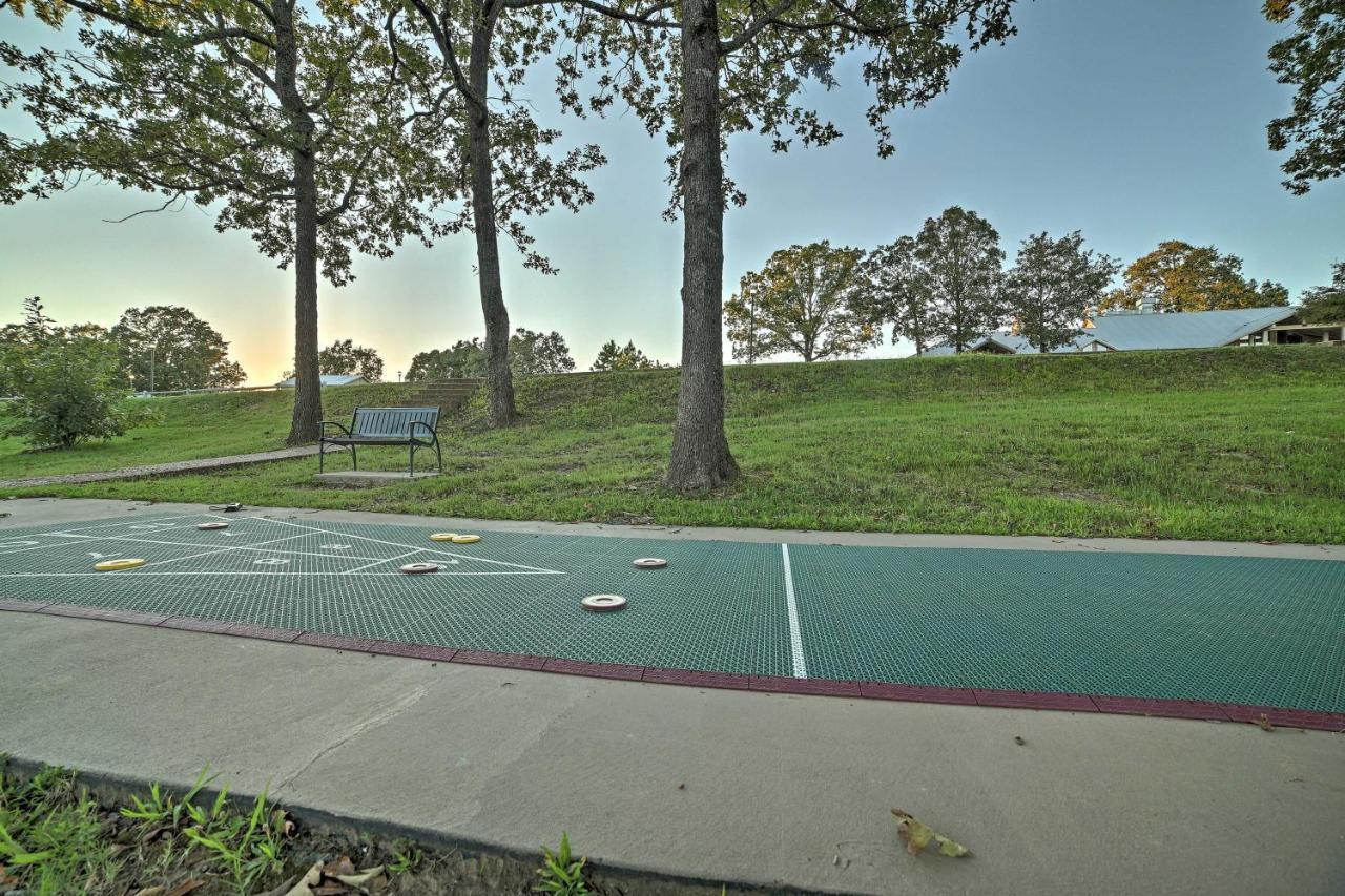 Appartement On Golf Course, 4 Mi To Downtown